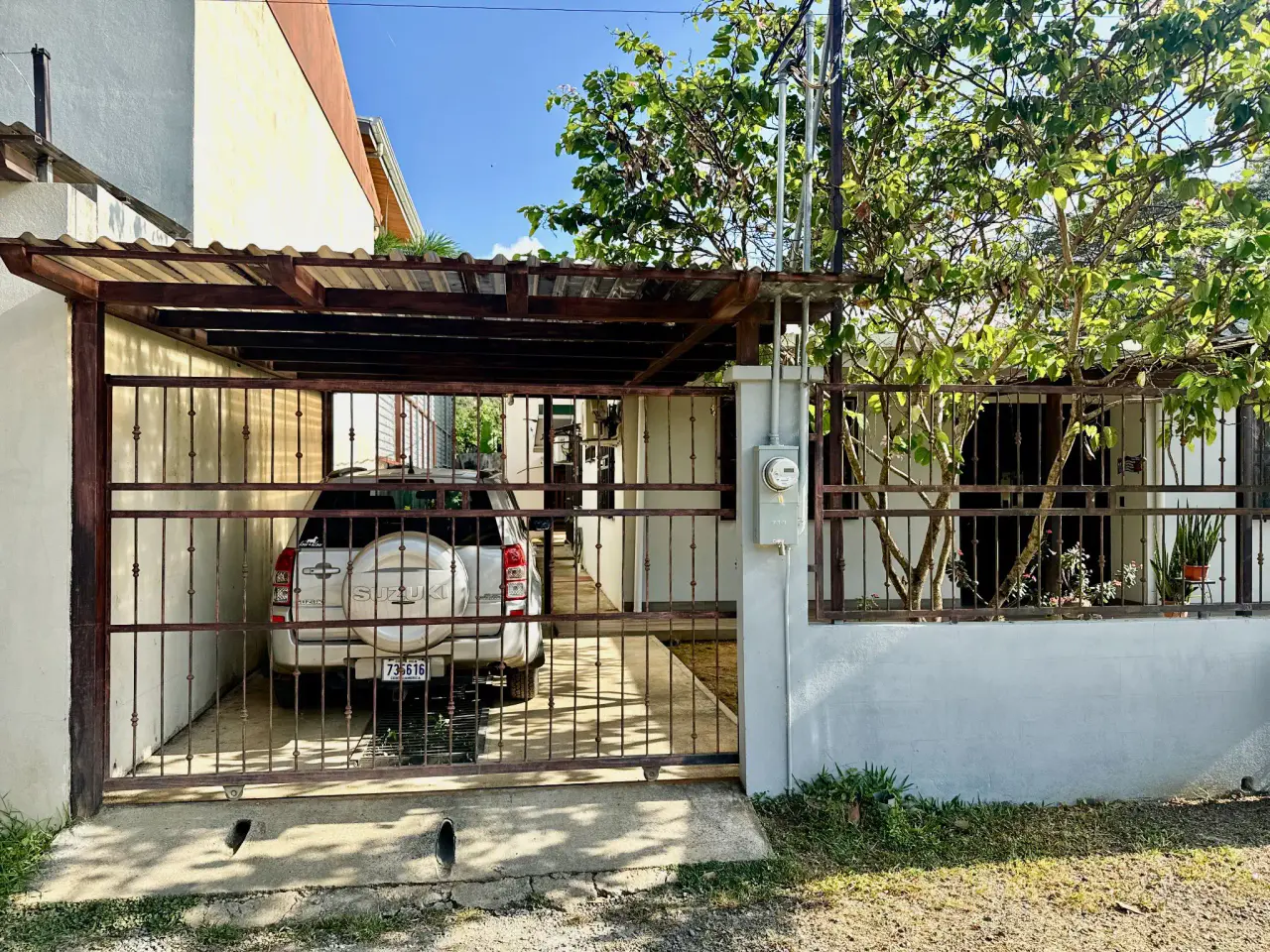 Hermosa casa en Las Monas en Jaco - 2