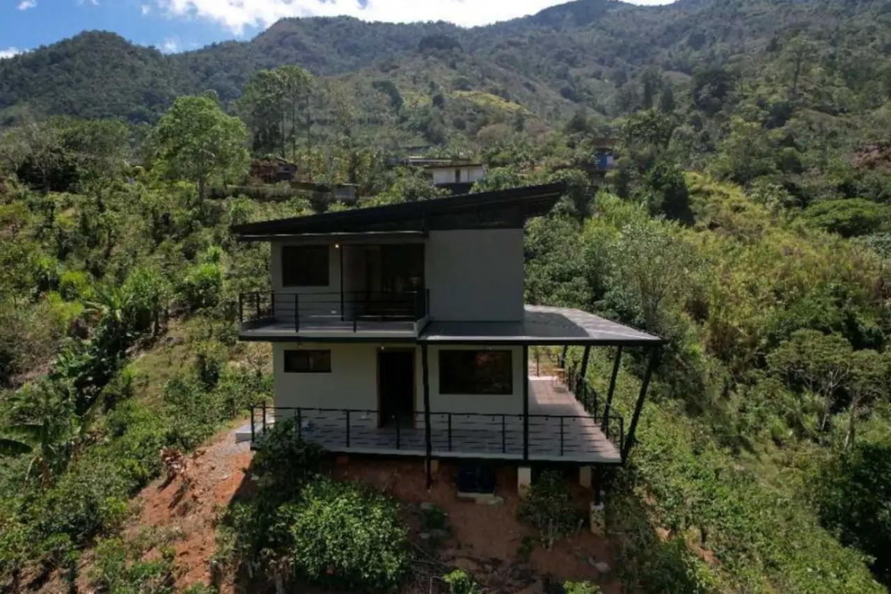 MODERN COUNTRY HOUSE WITH GUEST COTTAGE AMIDST A COFFEE PLANTATION - 2