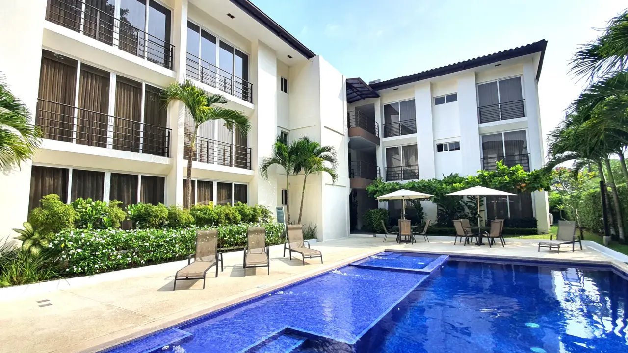 Charming Apartment for Sale in La Floresta, Herradura - 1