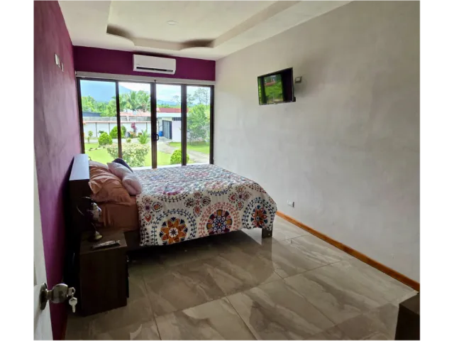 Villa Fortuna con excelente vista al Volcán Arenal