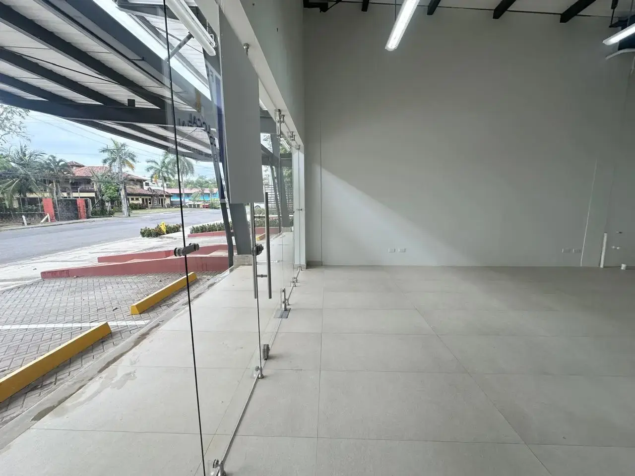 Brand New Modern Office/Commercial Space in Jacó, Costa Rica - Prime Location - 4
