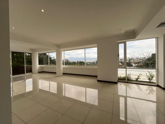 Tour d'appartements de luxe avec vue panoramique sur San José