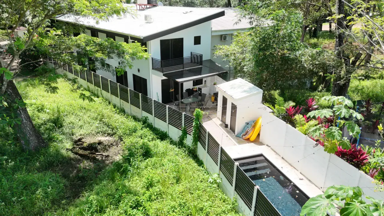 Luxury 4-Bedroom Home with Mountain Views in Playa Hermosa - 2