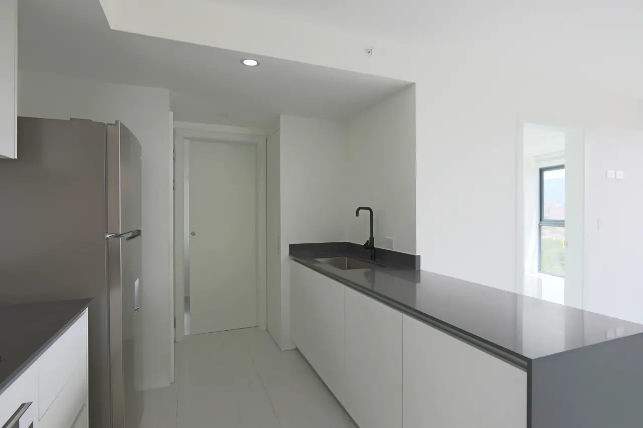 Modern 1-Bedroom Apartment for Sale in Rohrmoser - 2