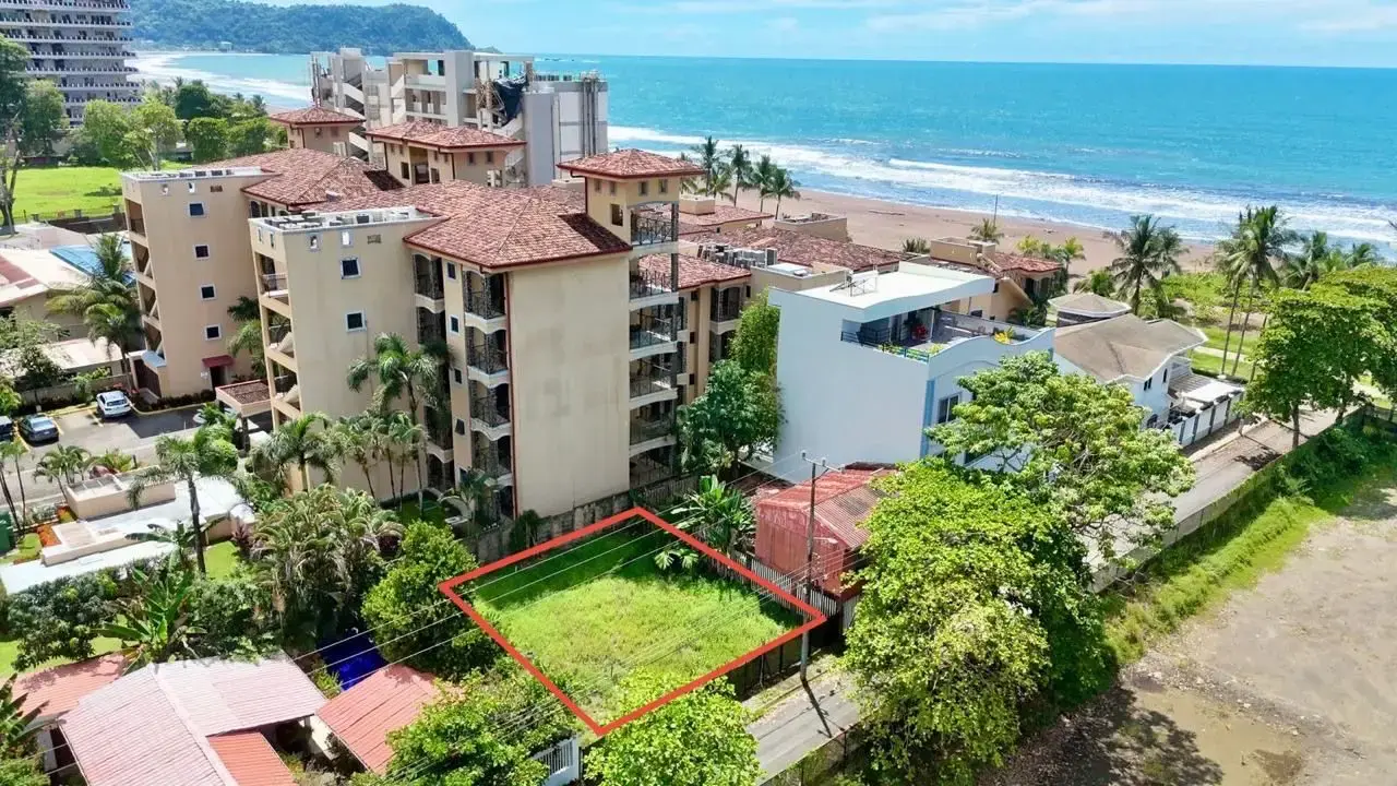 Lote a pocos metros de Playa Jaco - 4