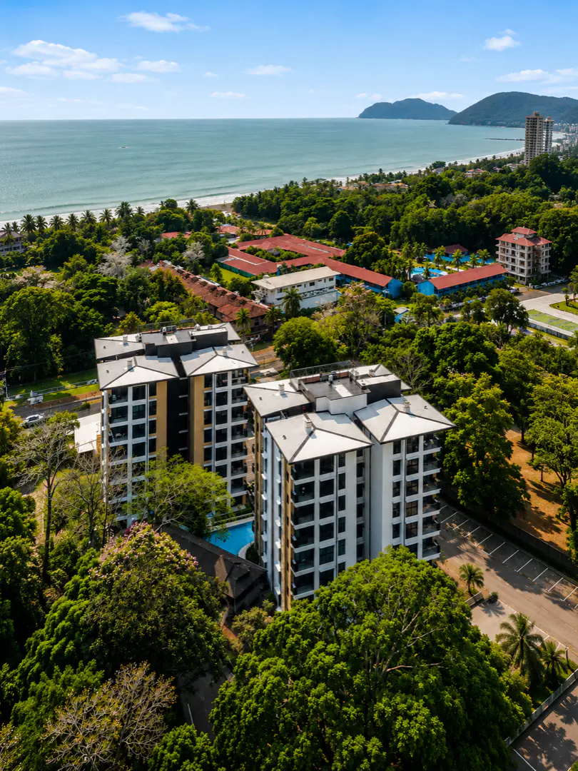 Sale / Stunning Condominium Beach Apartments, Jaco, Puntarenas - 4