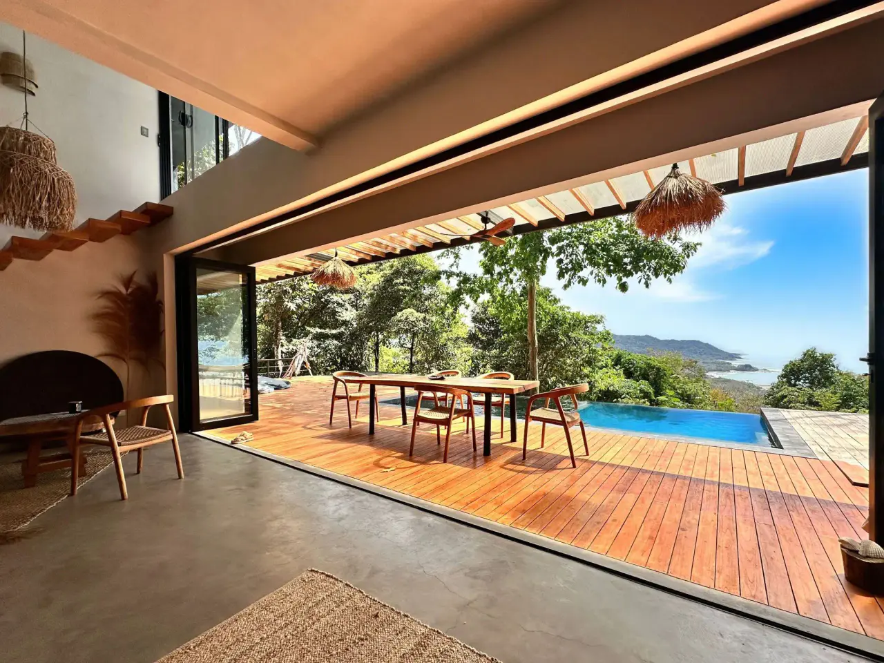 Moderna Villa de lujo con vista al mar y diseño inspirado en Bali, Santa Teresa, $1.95 millones - 3