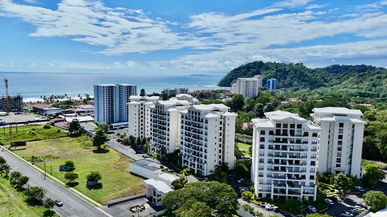 3-Bedroom Jaco Condo with Pool Access in Prime Location - 4