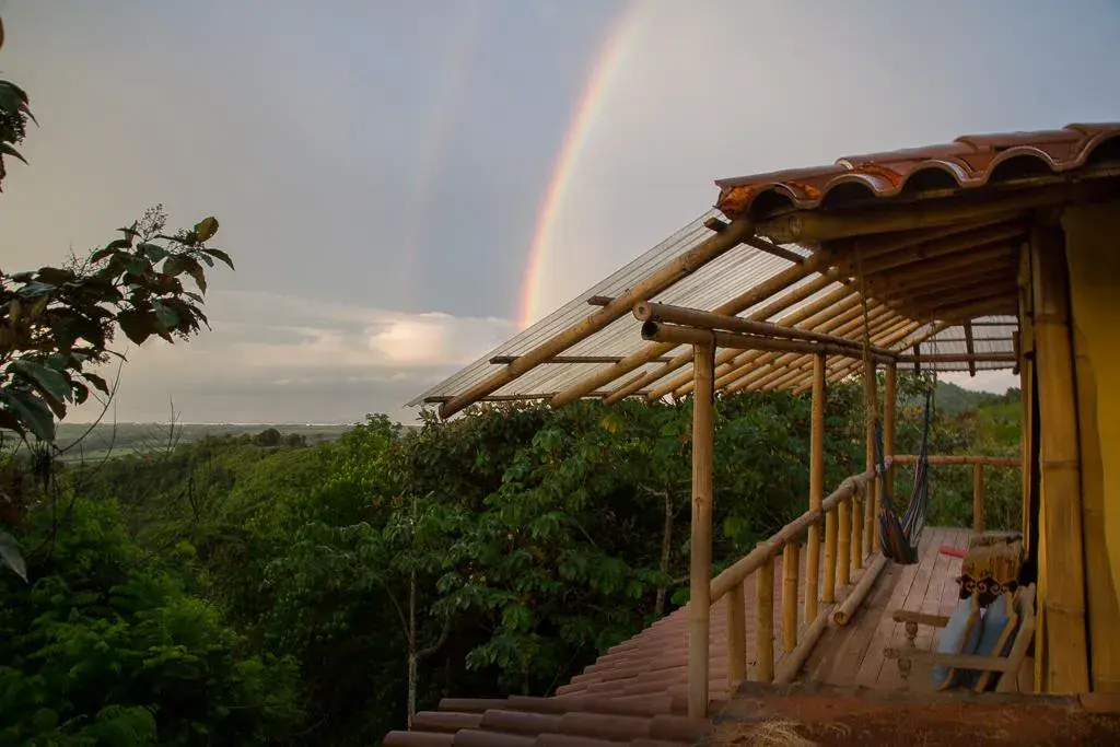 Eco-Alojamiento Sostenible en la Selva con Vistas al Mar y al Valle - 3