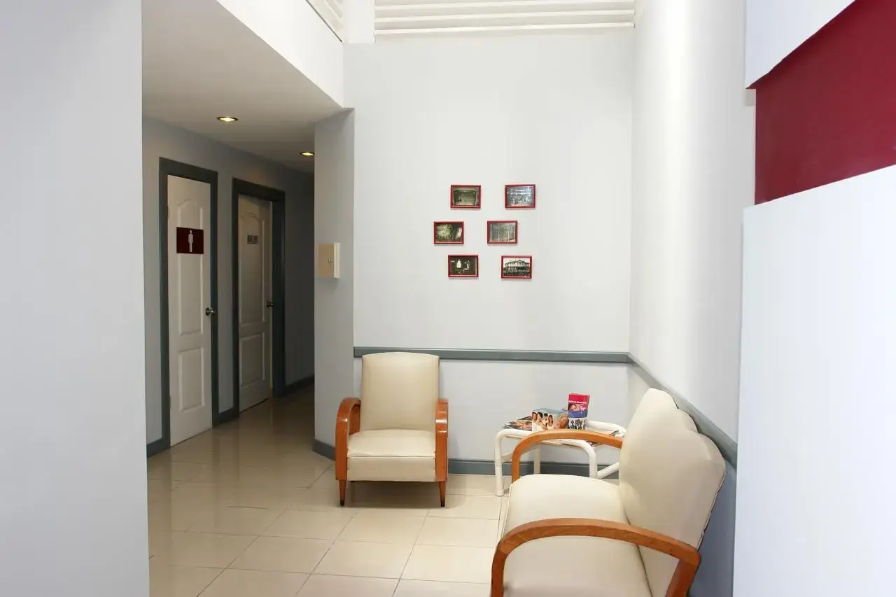 Propiedad comercial de primera en la Zona Merced de San José - Ideal para clínica u oficina - 4