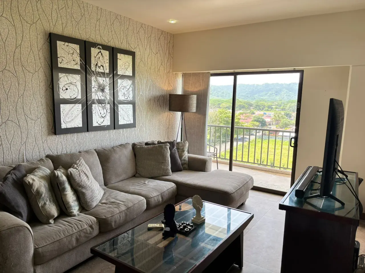 Élégant appartement de 3 chambres avec vues panoramiques et piscine communautaire à Jacó - 2