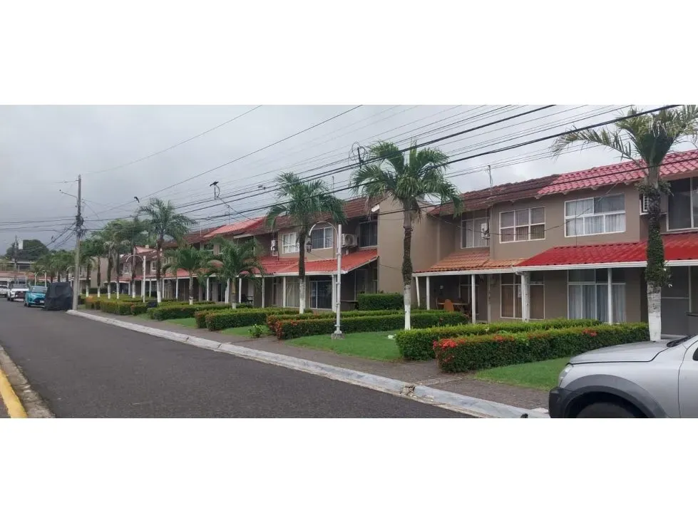 House On Tropical Condominiums. Just 100mts From The Beach - main