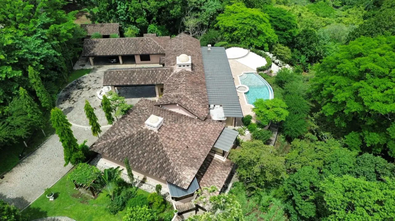 Tuscan-Style Luxury with Breathtaking Views, Privacy, and Sophistication - 5