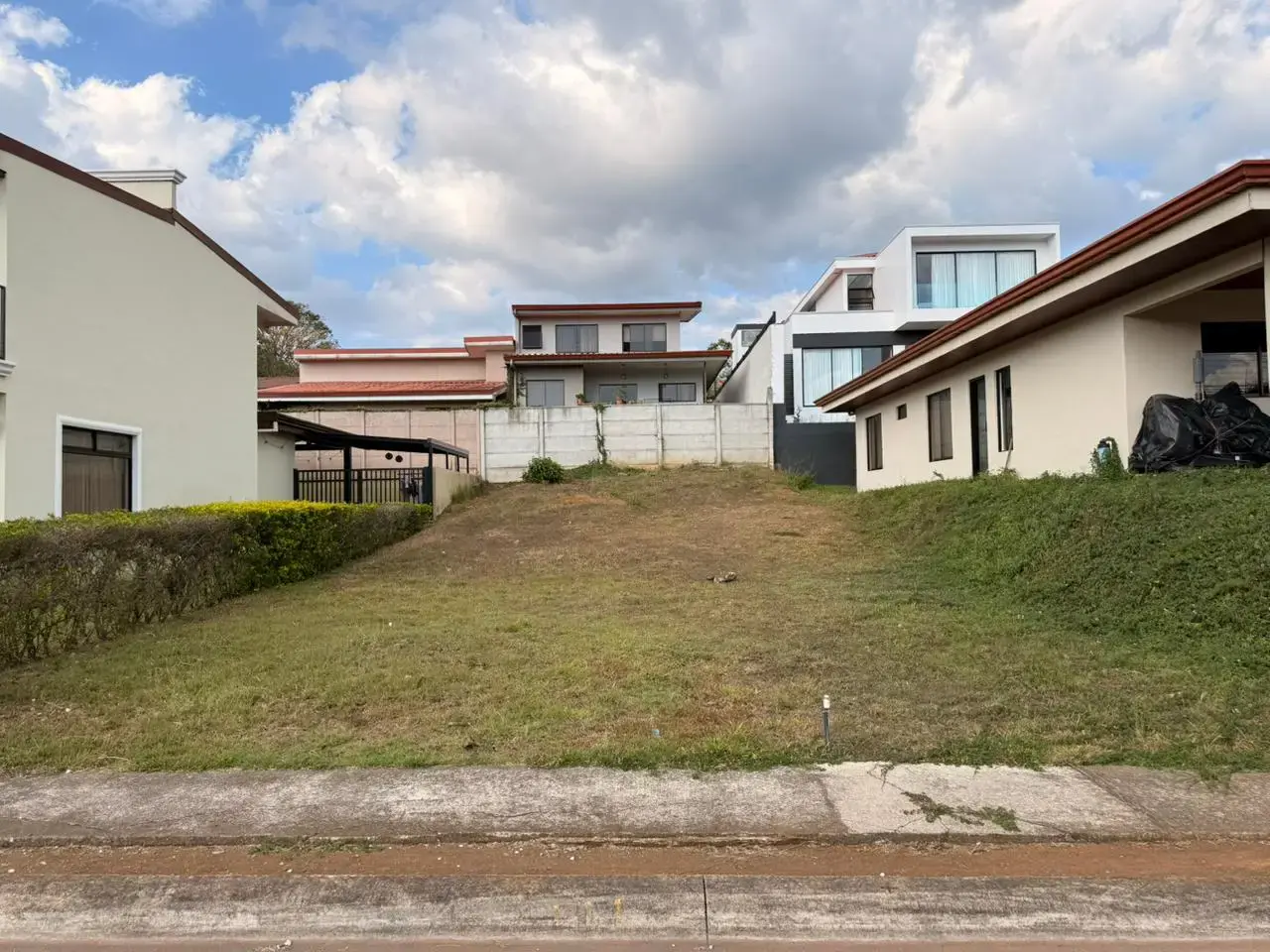 Palmares, Alajuela: Build Your Dream Home on This 250sqm Lot - 1
