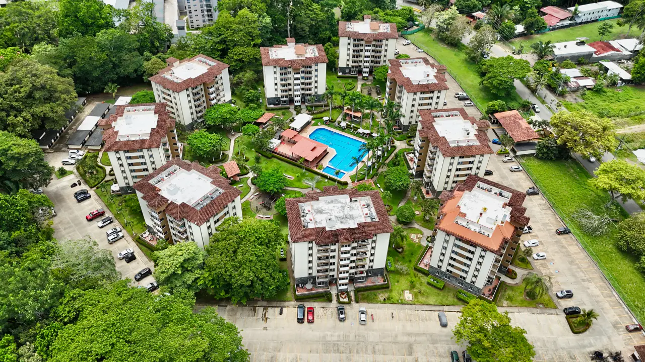 Spacious 3-Bedroom Apartment in Costa Linda with Community Pool in Jacó - 5