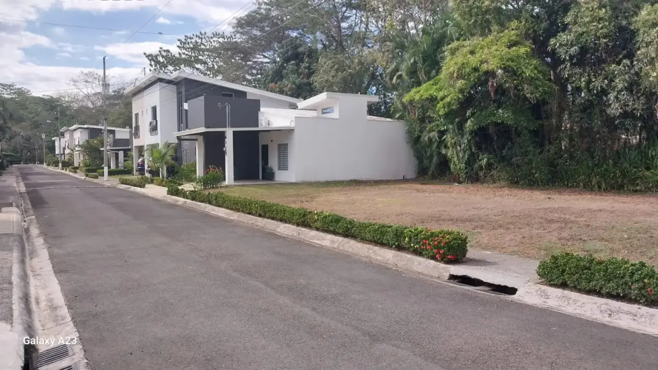 Prime 131sqm Lot in Hacienda Verde Jacó Gated Community, Jacó, Costa Rica - 2