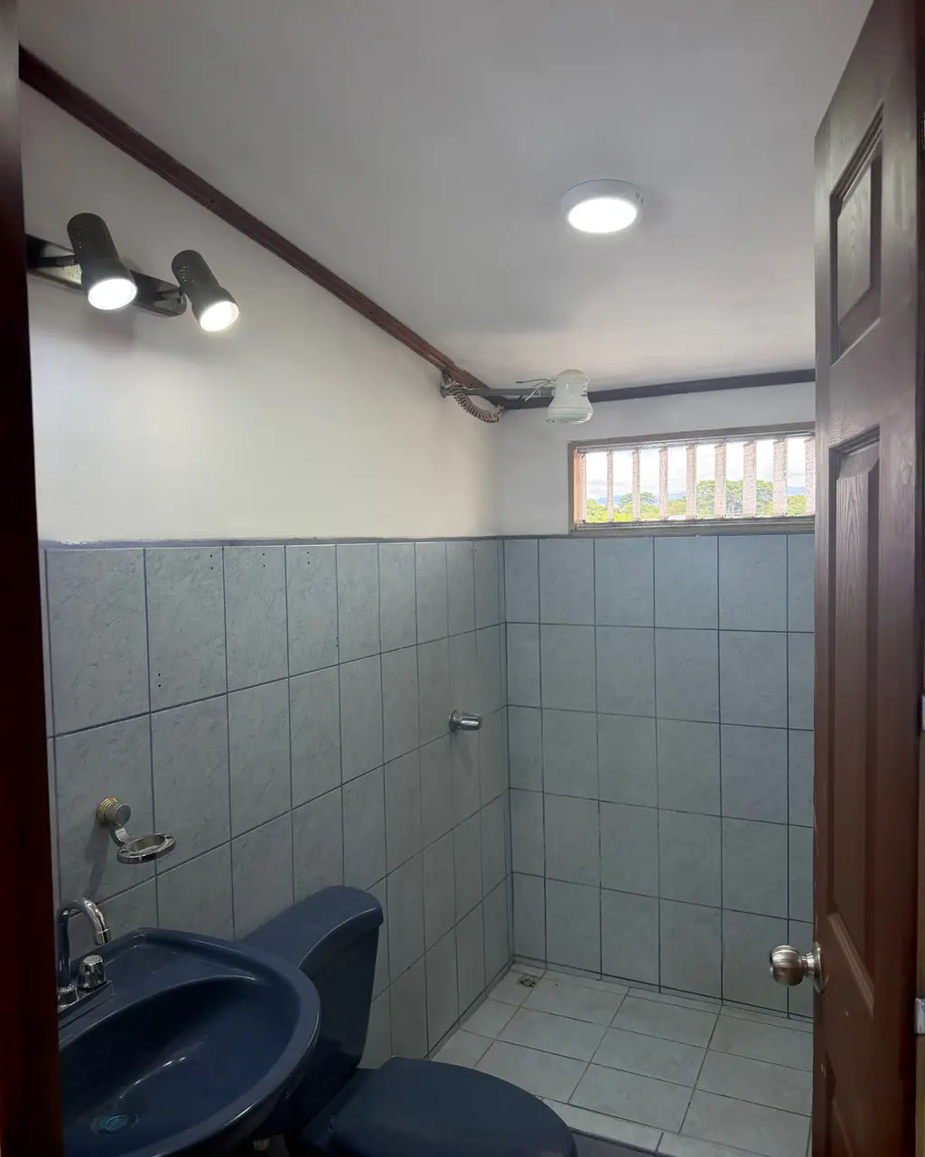 Hogar de 3 Habitaciones + Oficina en San Francisco, Heredia - 2