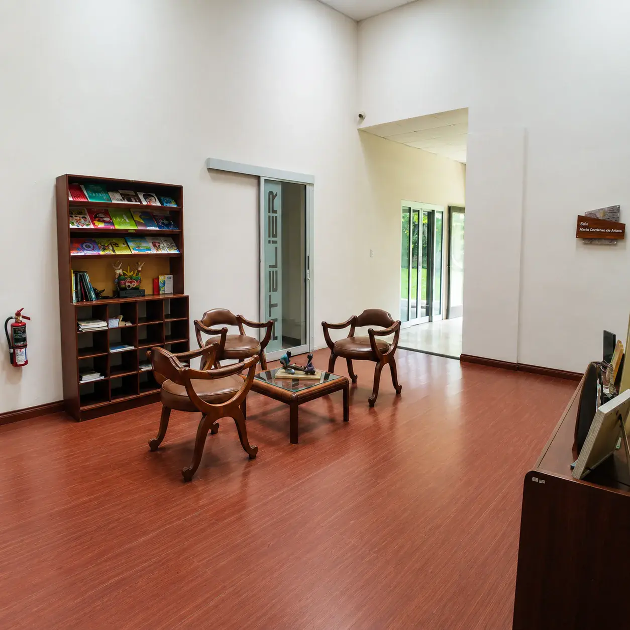 Prime Commercial Building in San José, La California - Investment Opportunity - 4
