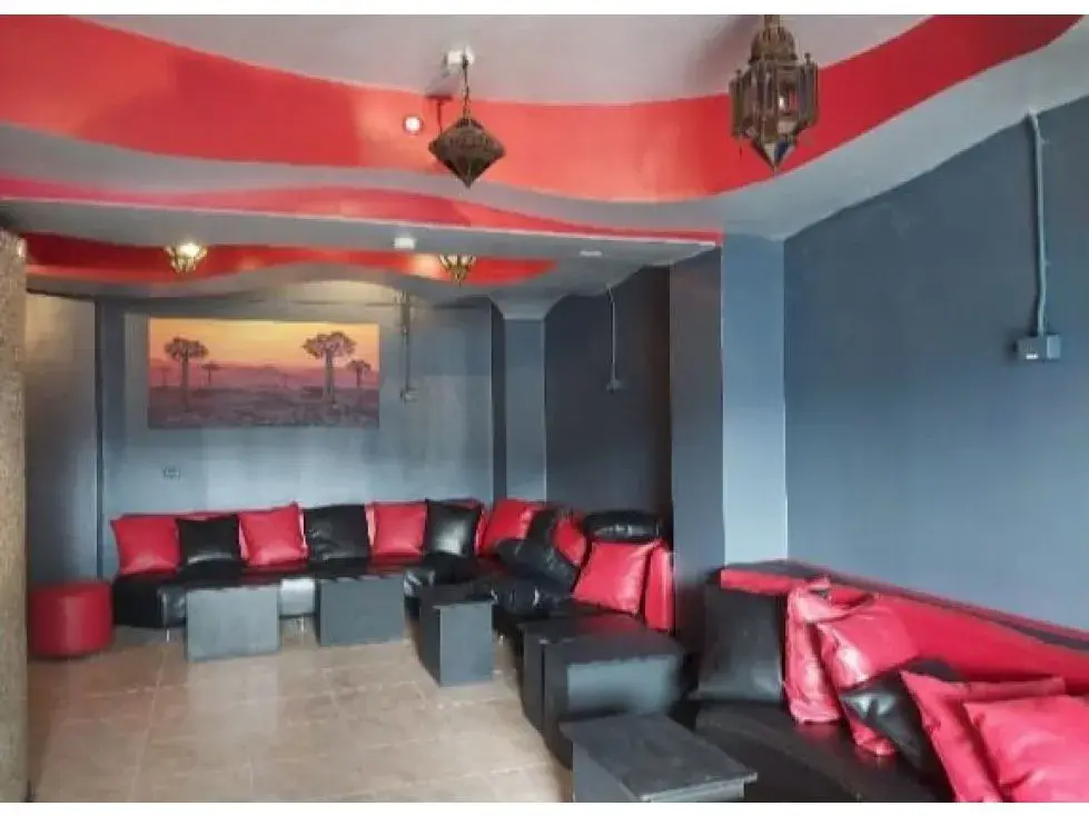 Attractive Building with Great Potential for Investors - 4