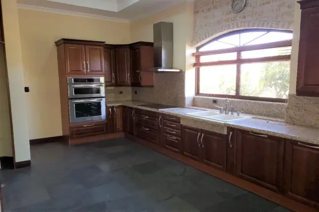 SALE / Majesty and Exclusivity in Santa Ana! Your Dream Haven Awaits