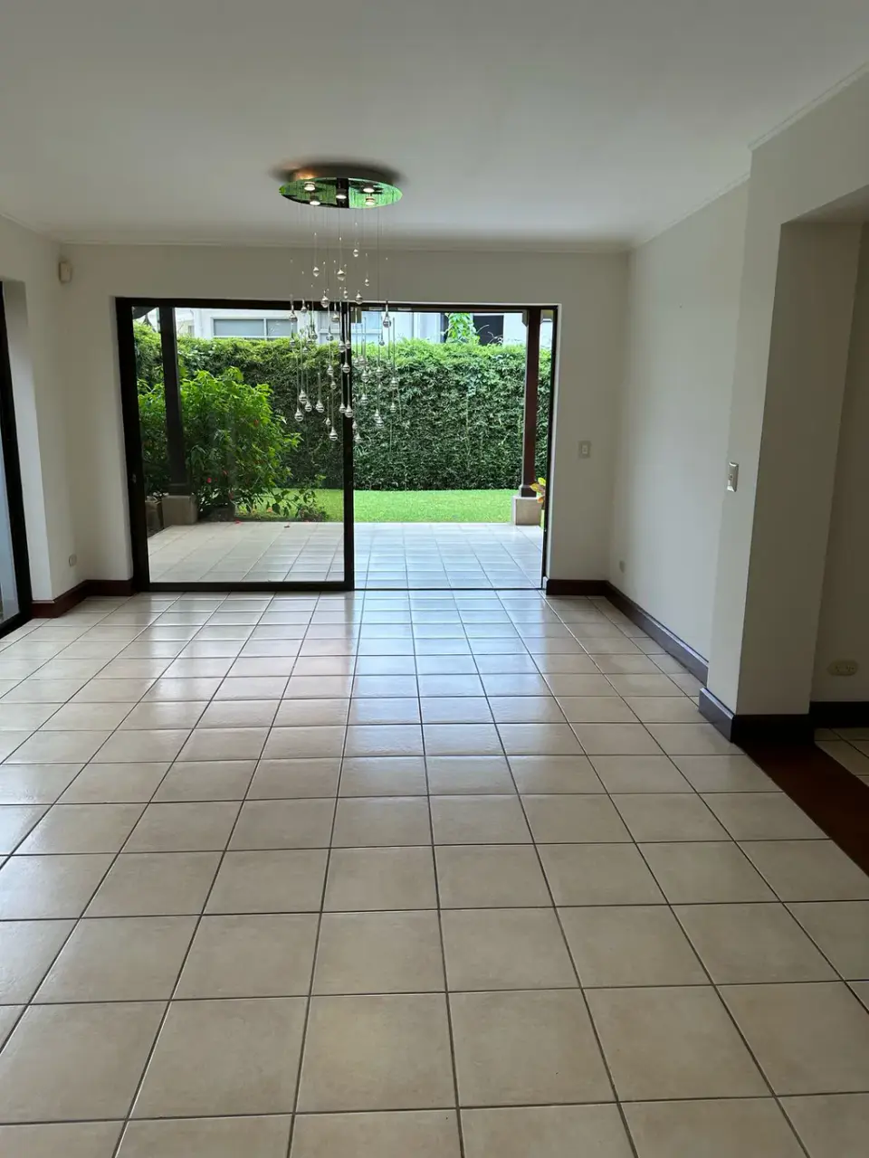 Casa adosada de 3 habitaciones en alquiler en condominio en Santa Ana - 3