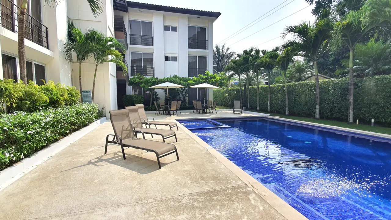 Charming Apartment for Sale in La Floresta, Herradura - 3