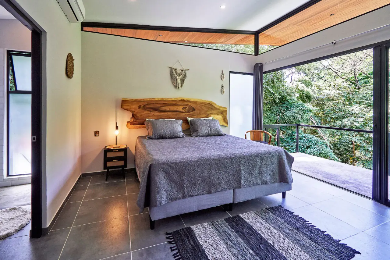 Tropical Villa in Santa Teresa, Steps from the Beach, with Additional Lot for Future Development - 4