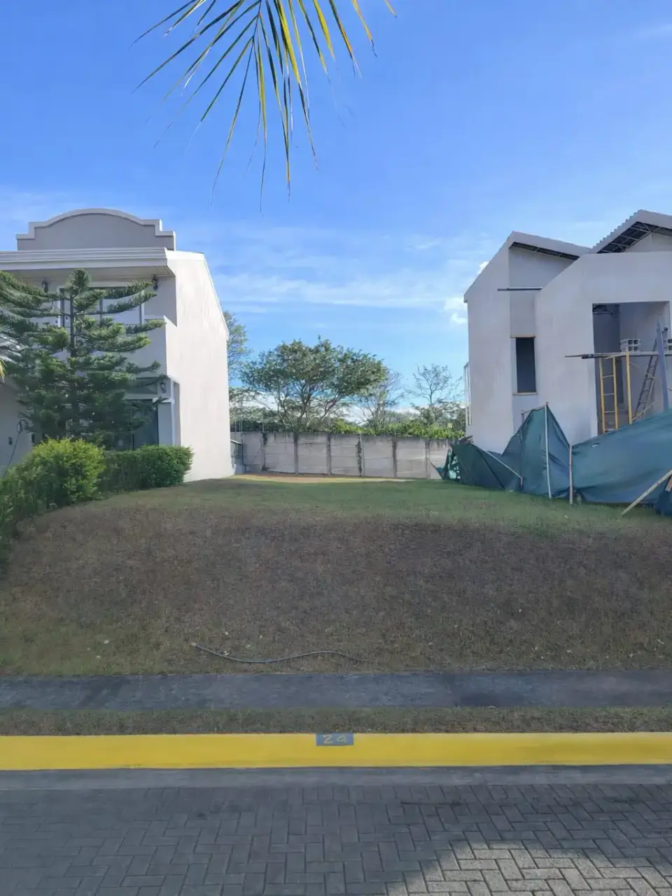 Excellent 231 m² lot on Central Avenue in Grecia, Costa Rica - 1