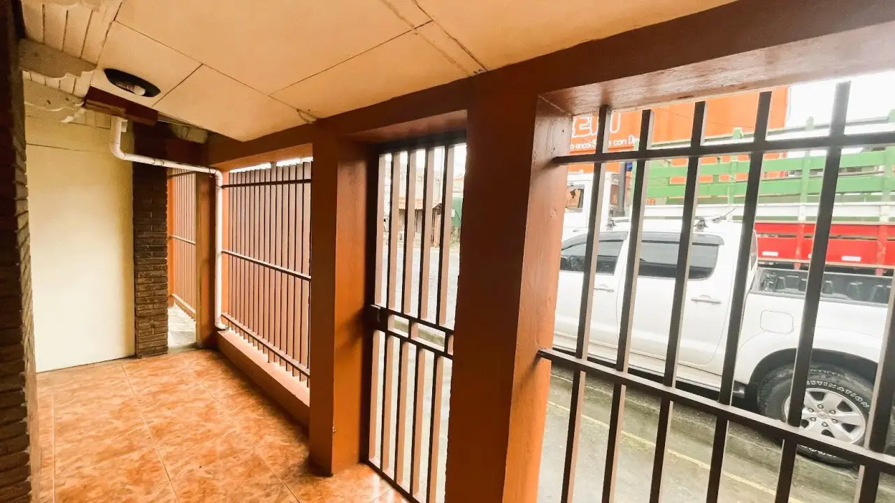 HOME WITH COMMERCIAL POTENTIAL IN SAN RAMÓN, ALAJUELA - 3