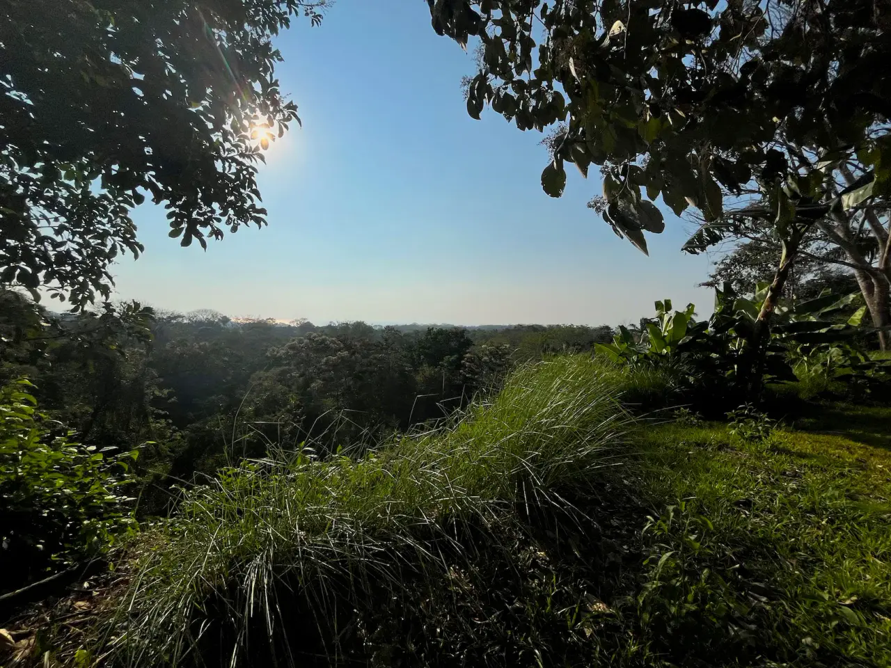 Lote de 6,300m² con hermosas vistas al valle, al mar y al atardecer cerca de Playa Hermosa - 4