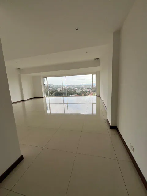 3-Bedroom Penthouse with Panoramic Views in Escazú