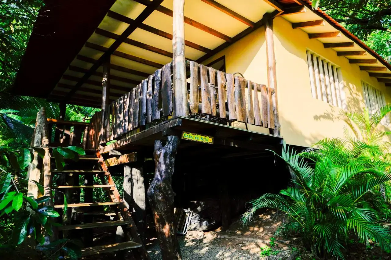 Propiedad con 2 hermosas casas en Playa Hermosa - 5
