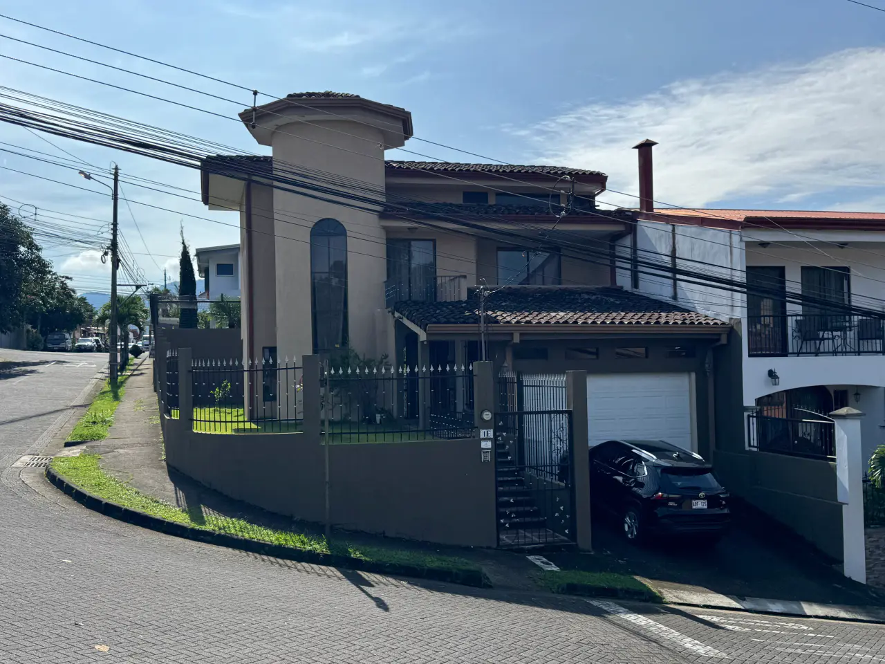 Résidence Lomas de Curridabat : Maison moderne de 3 chambres et 3,5 salles de bain dans la Résidence Lomas de Curridabat - 1