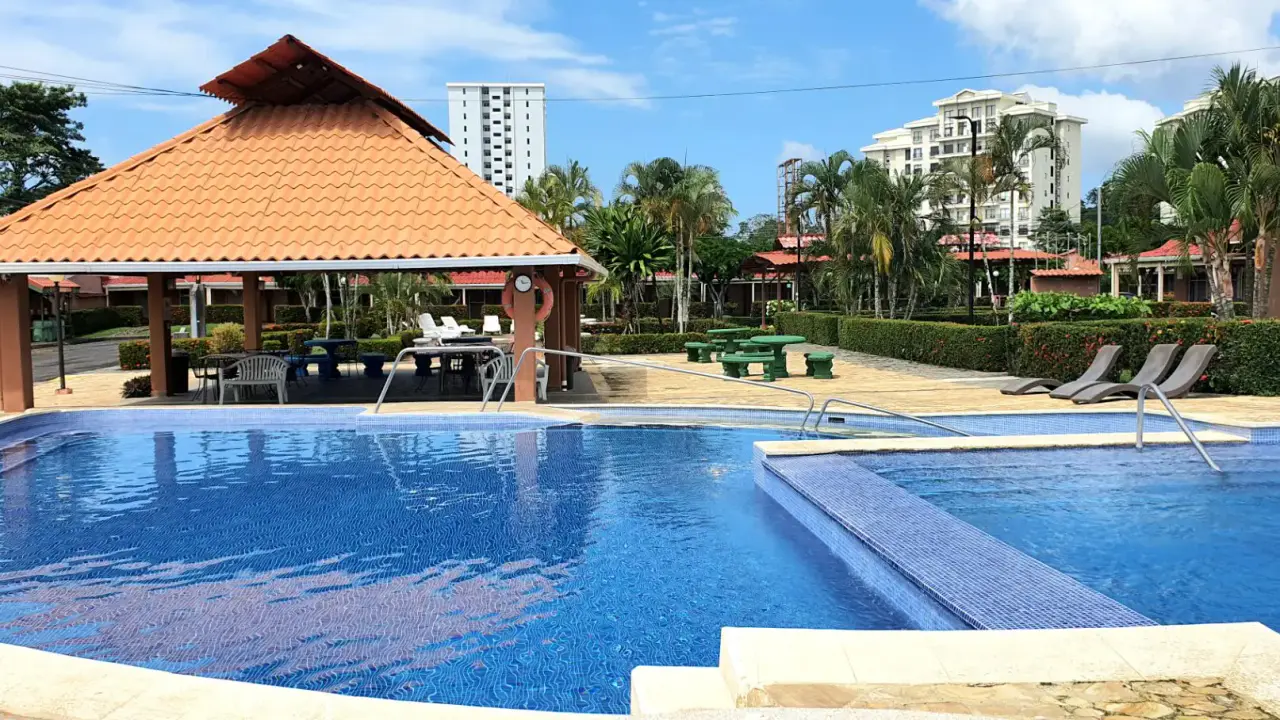 Charming 4-Bed Condo in Las Villas Paraíso - Perfect Family Home or Income Property ! Jaco center. - 4
