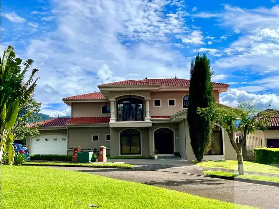 Exquisite Modern 4-BR Luxury Home in Curridabat with Mountain Views - 1