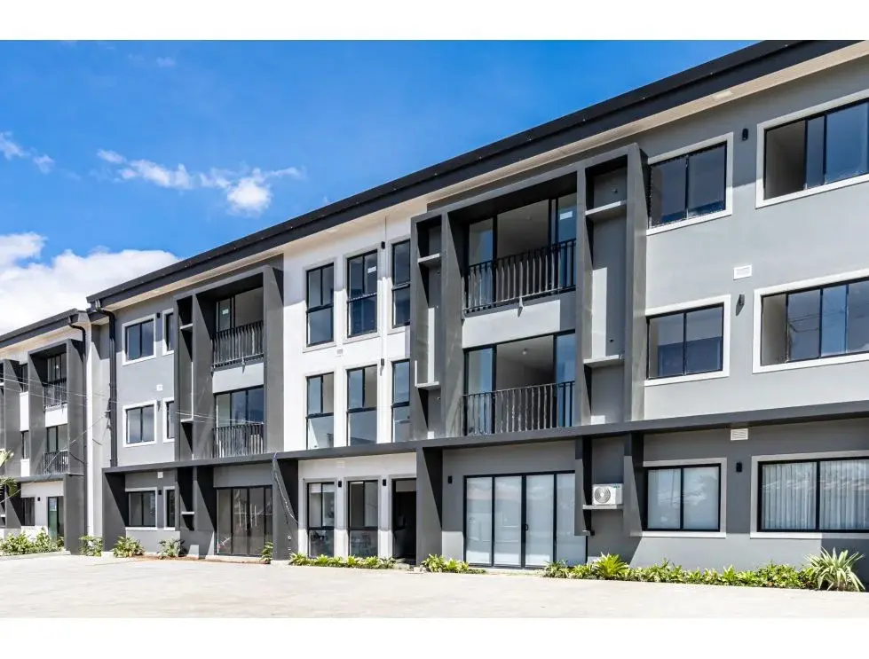 Elegant Modern 3-Bedroom Apartment with Amenities in Alajuela - 3