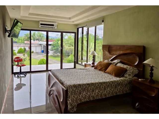 Villa Fortuna con excelente vista al Volcán Arenal