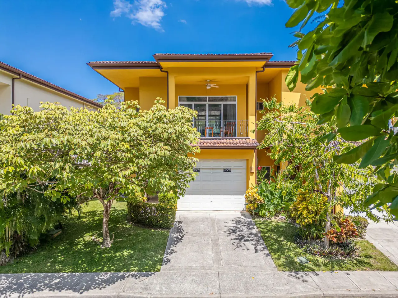 Peaceful and Secure 3BR Condo with Private Pool in Reserva Las Lomas - 3