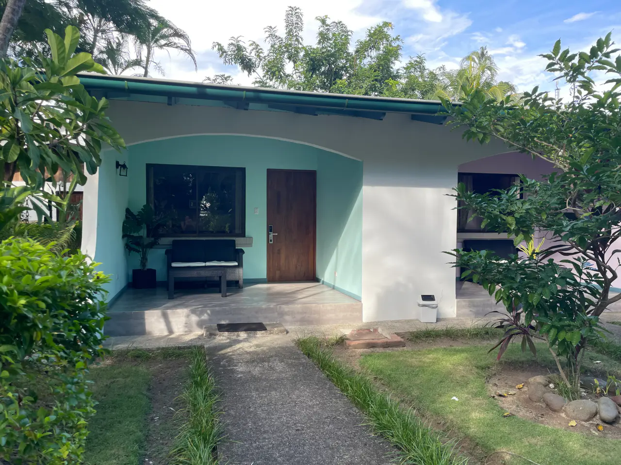 Tranquil Tropical Oasis: Boutique Hotel & Apartments Steps from Jacó Beach - 1