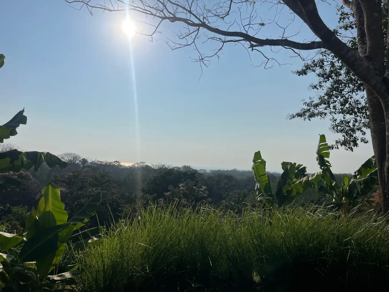 Lote de 6,300m² con hermosas vistas al valle, al mar y al atardecer cerca de Playa Hermosa - 2