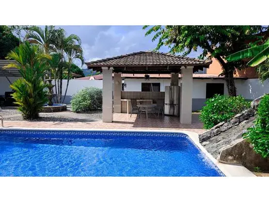 Large multi-family rental property in superb condition and with excellent location - 3