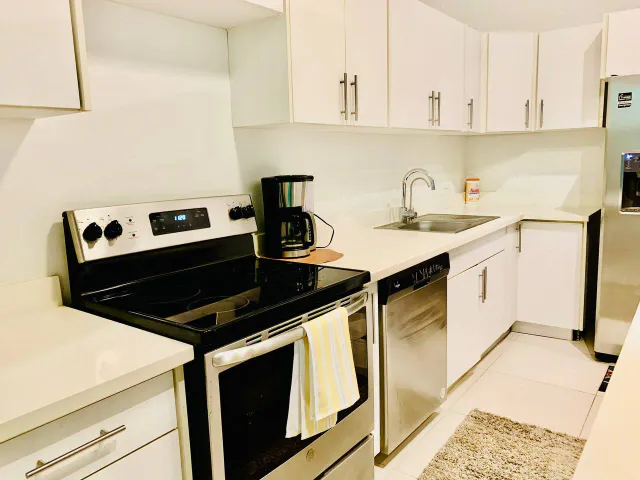 Modern 2-Bed Home in Jacó with Resort Amenities 