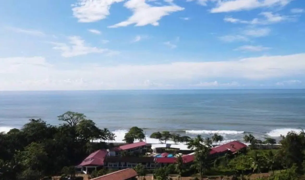 Oceanfront Lot in Playa Hermosa, Jacó — Prime Location - 2