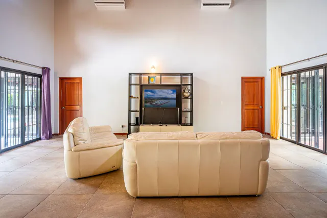 Moderna casa costera asequible de 3 dormitorios cerca de Los Sueños Resort