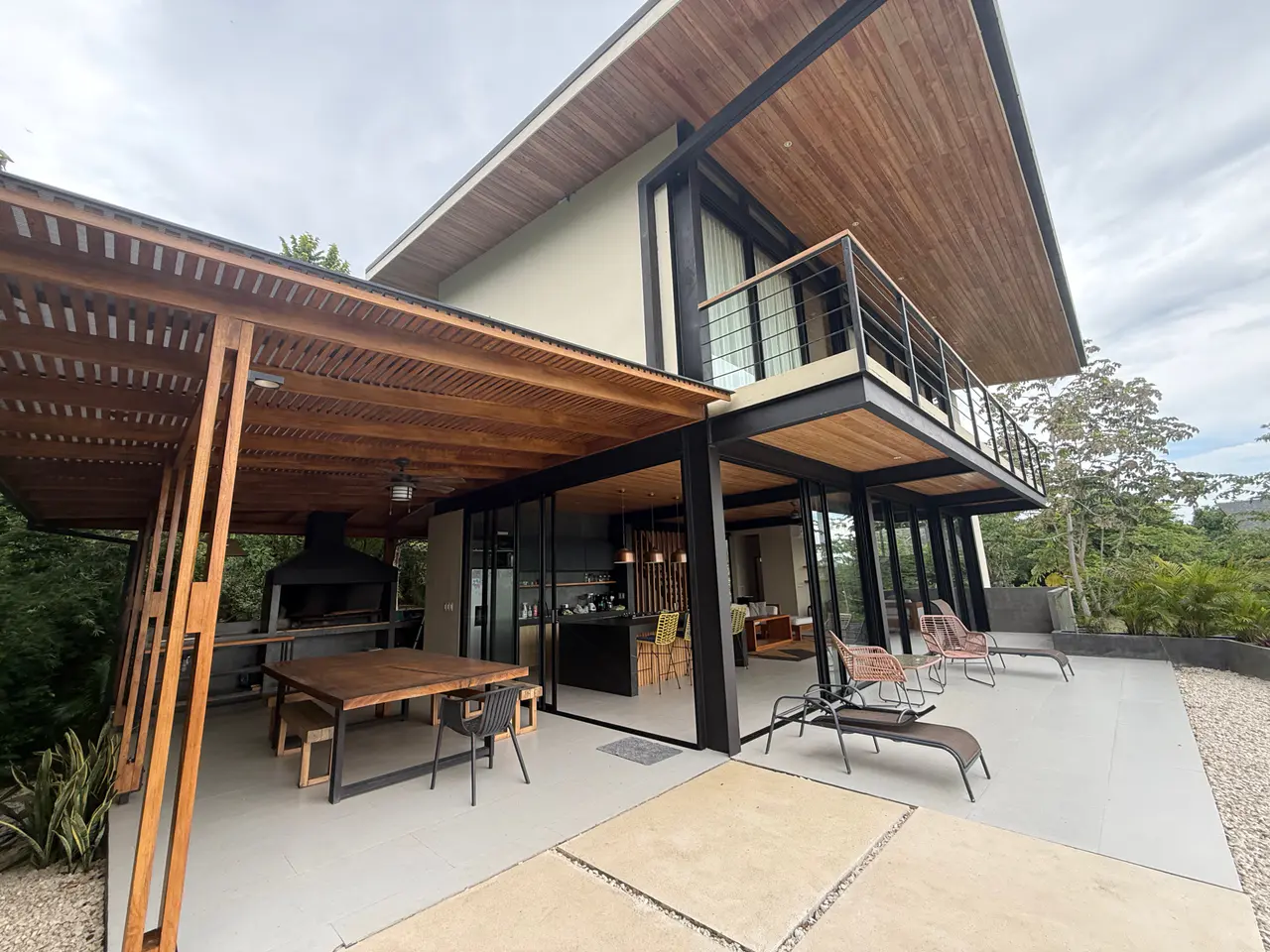 Contemporary 4-Bedroom Santiago Villa with Private Infinity Pool & Lush Jungle Views - 2
