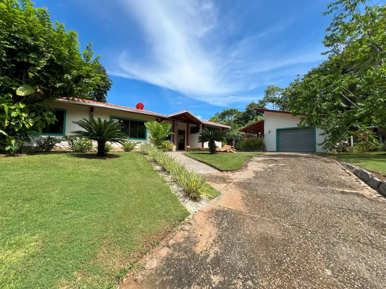 Encantadora casa de 3 dormitorios y 3 baños con piscina cerca de Tango Mar: un oasis tropical - 3