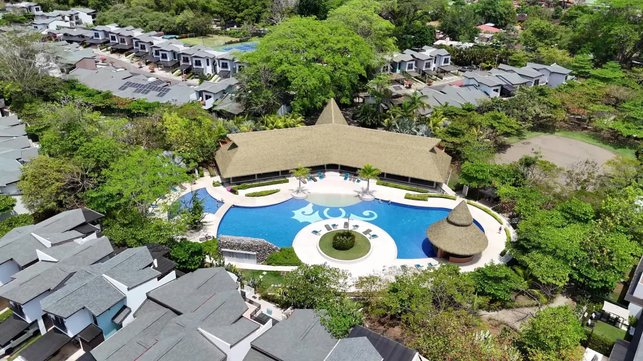 Modern 2-Bed Home in Jacó with Resort Amenities  - 4