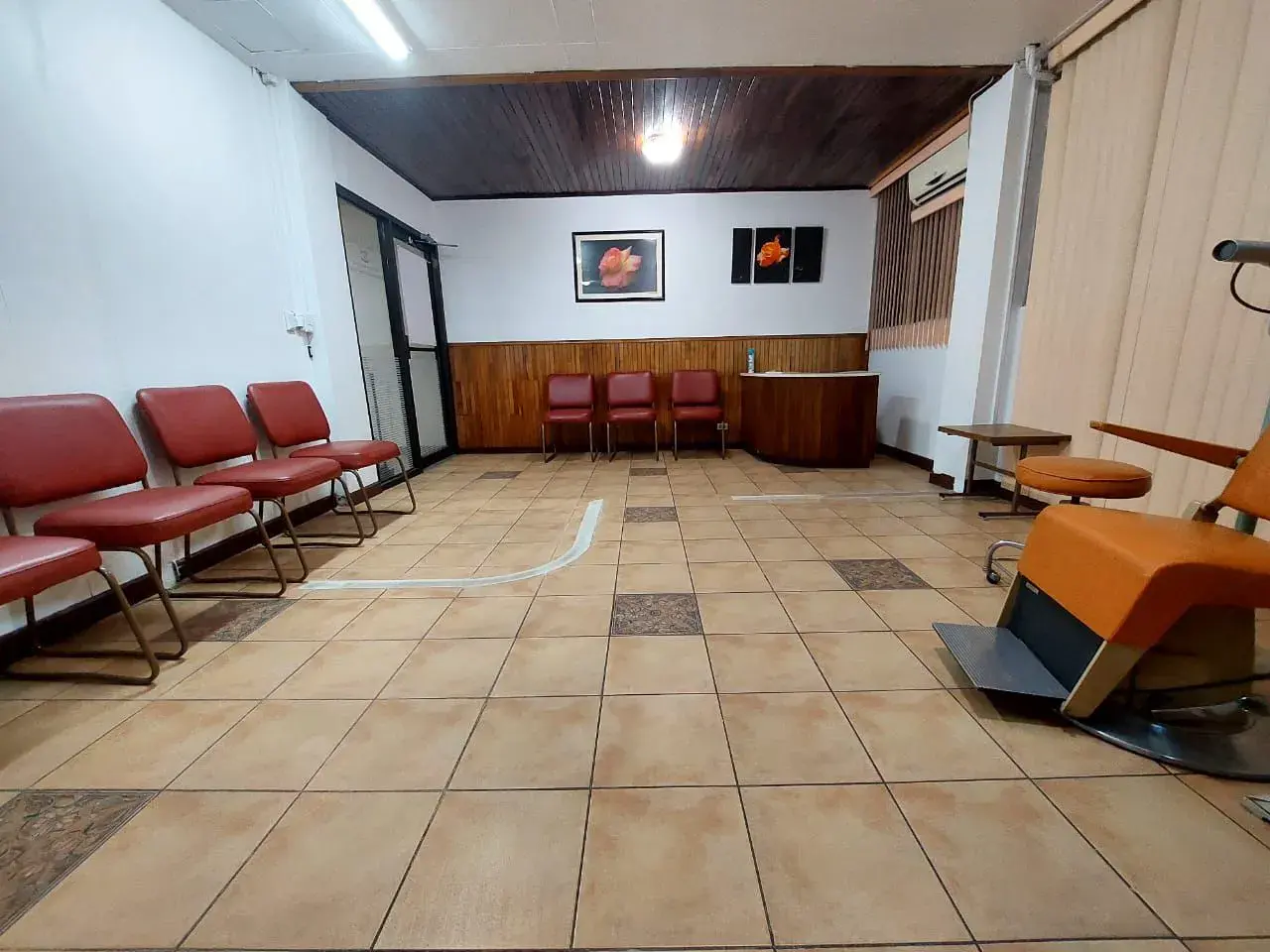 Oficina en Centro Médico: Oportunidad de Inversión - 3