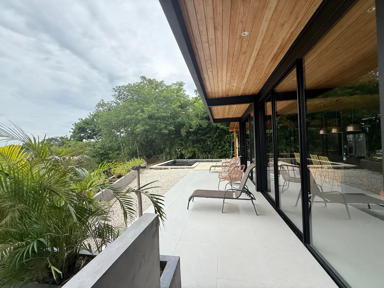 Contemporary 4-Bedroom Santiago Villa with Private Infinity Pool & Lush Jungle Views - 4