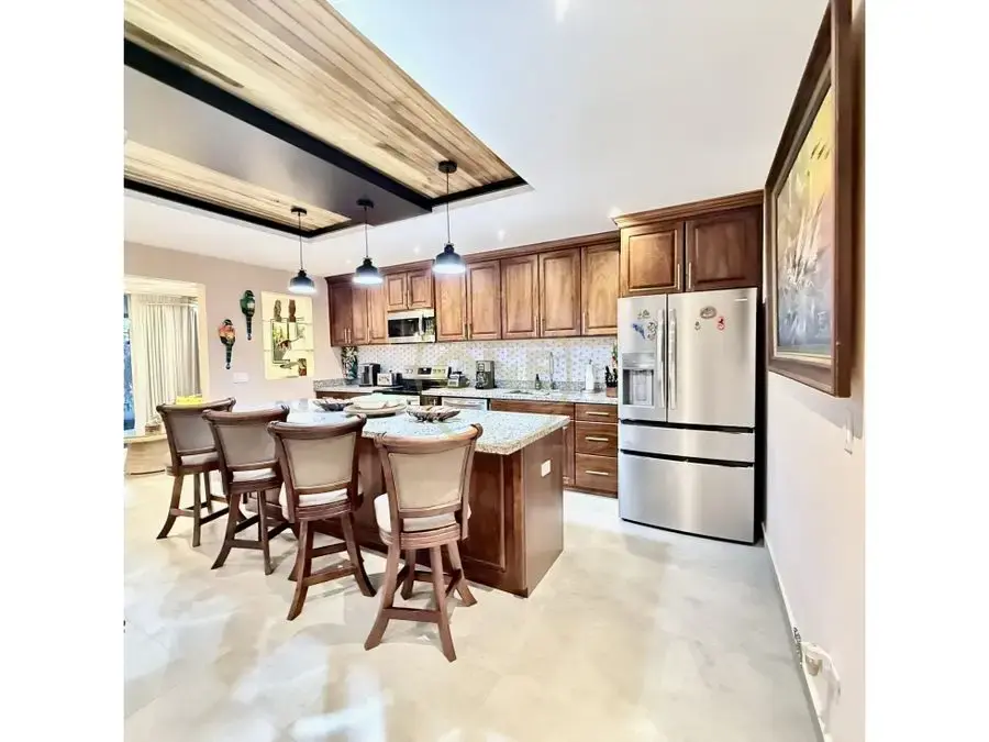 Modern 3-Bedroom Home in Jacó: Coastal Living with Resort Amenities - 5